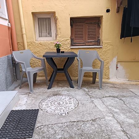 Newly Renovated Apartment Next To The Port Mantouki 외부 사진