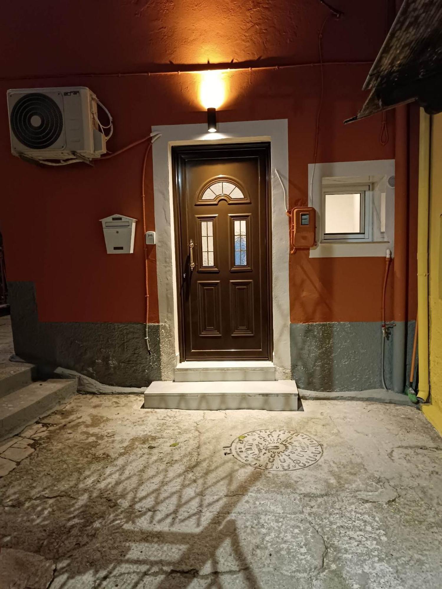 Newly Renovated Apartment Next To The Port Mantouki 외부 사진