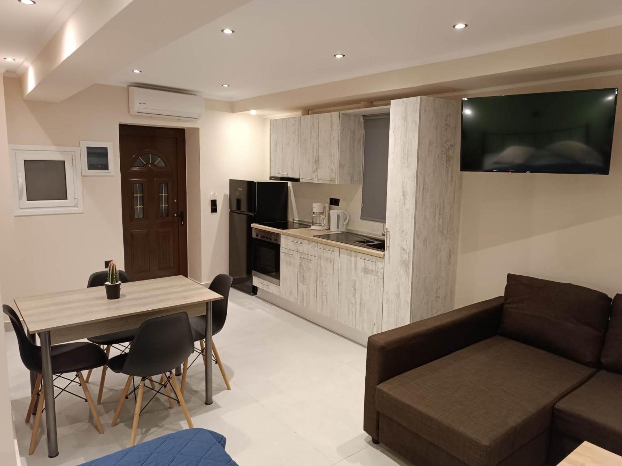 Newly Renovated Apartment Next To The Port Mantouki 외부 사진