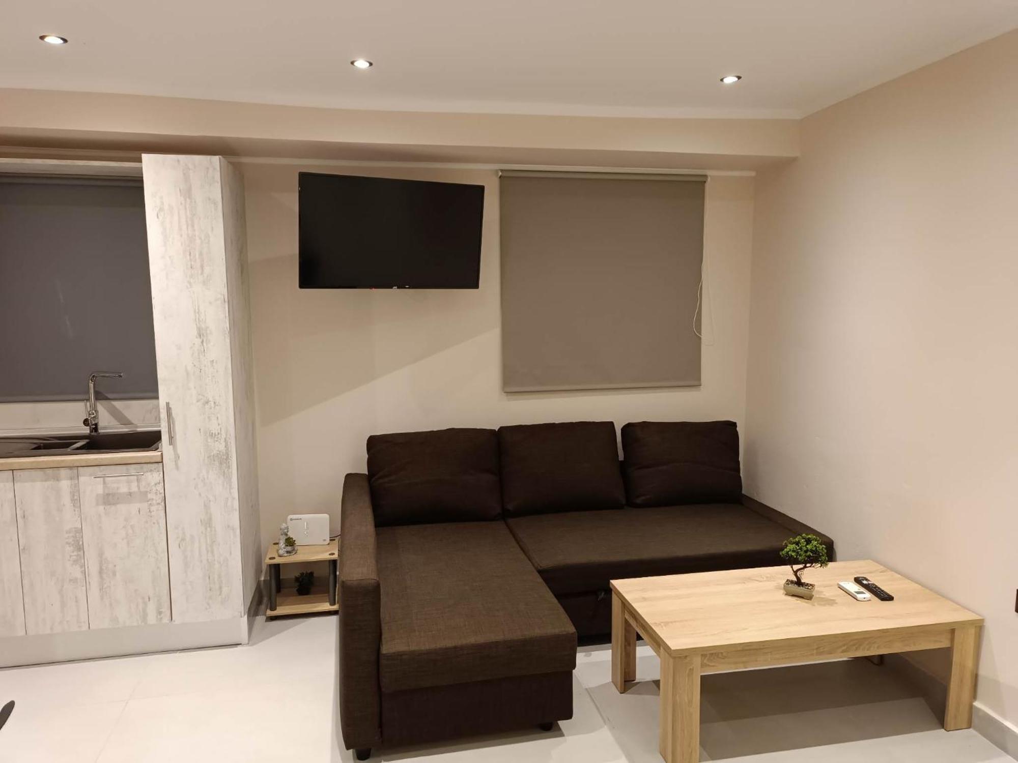 Newly Renovated Apartment Next To The Port Mantouki 외부 사진